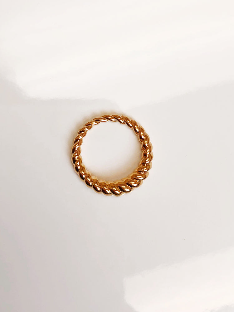 Dome Twist Ring